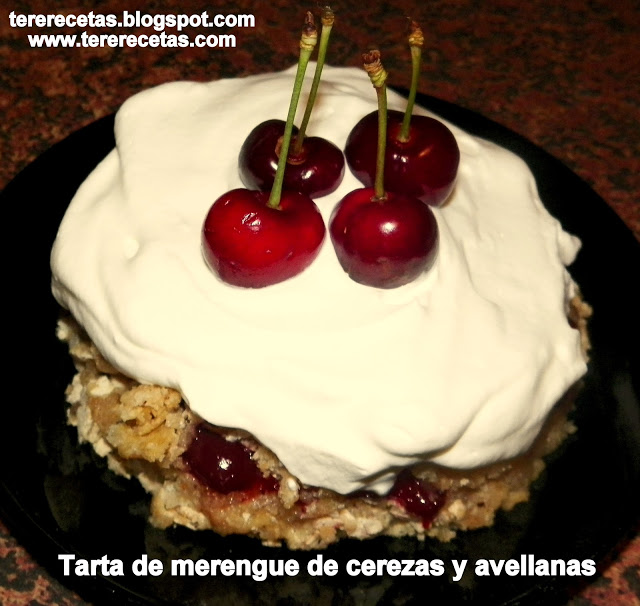 tarta-de-merengue-cerezas-y-avellanas-01-01