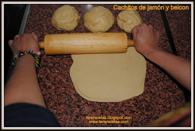 Cachitos venezolanos de jamón receta latinoamericana 03