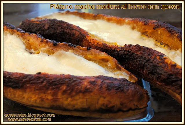 Plátano macho maduro al horno con queso, receta latinoamericana