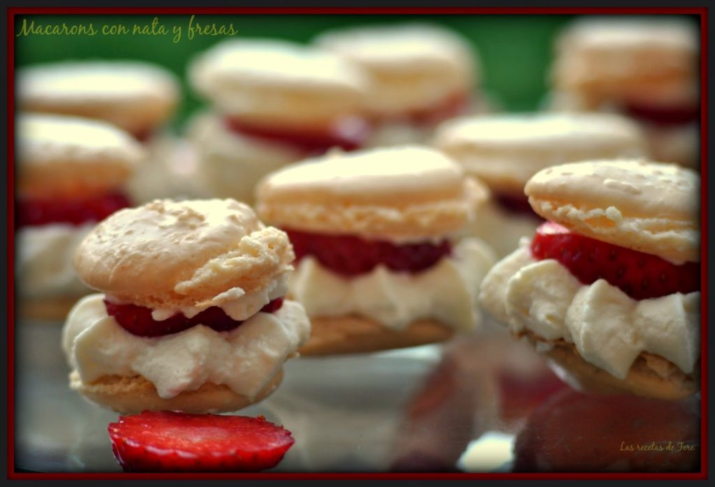 Macarons con nata y fresas 02