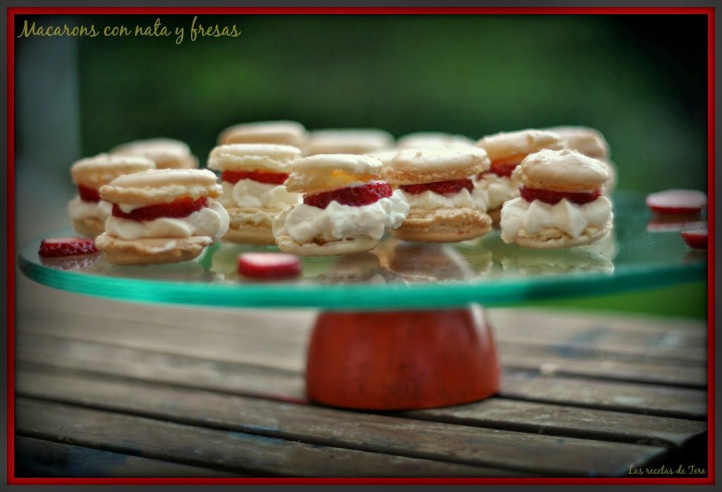 Macarons con nata y fresas 06