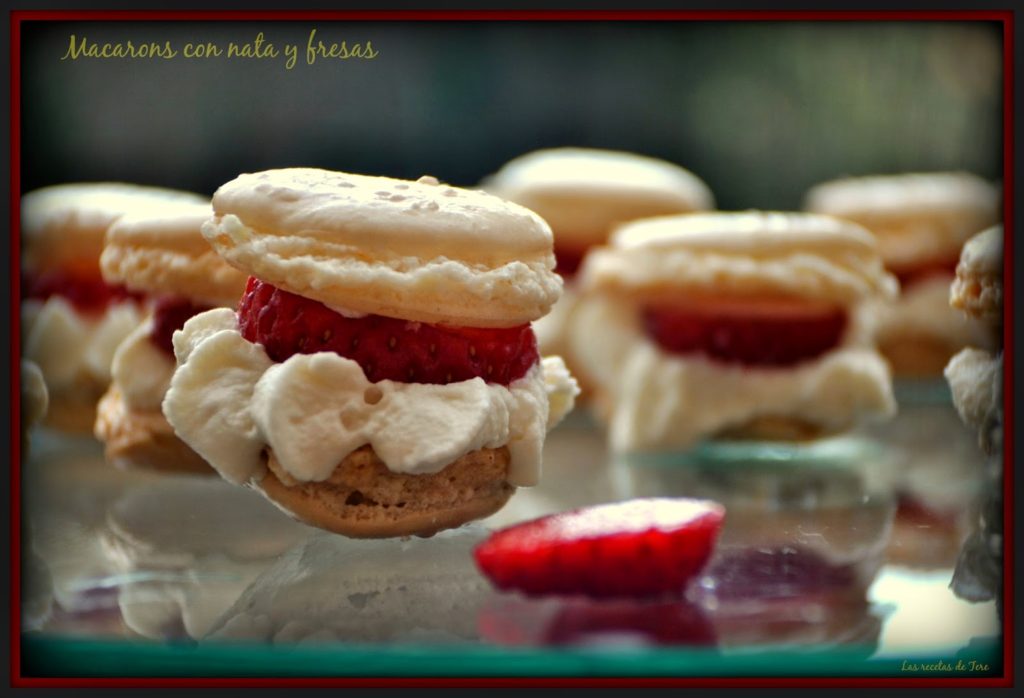 macarons con nata y fresas 01