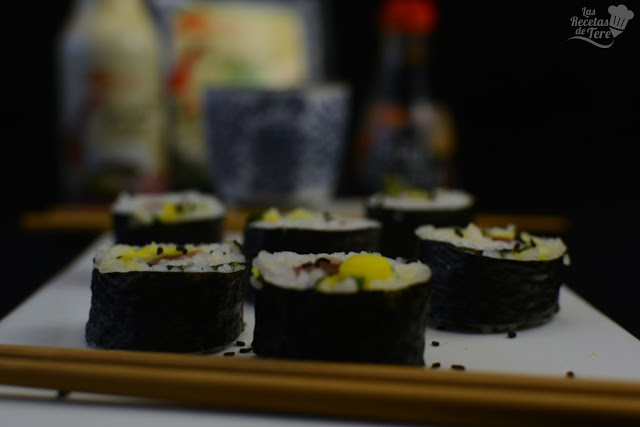 Maki sushi con atún, mango y apio tererecetas 03