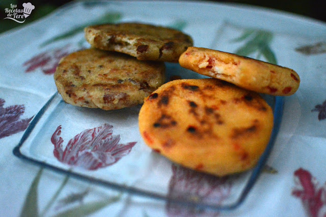 Cómo-hacer-arepas-con-chicharrón-y-con-pimientos-04