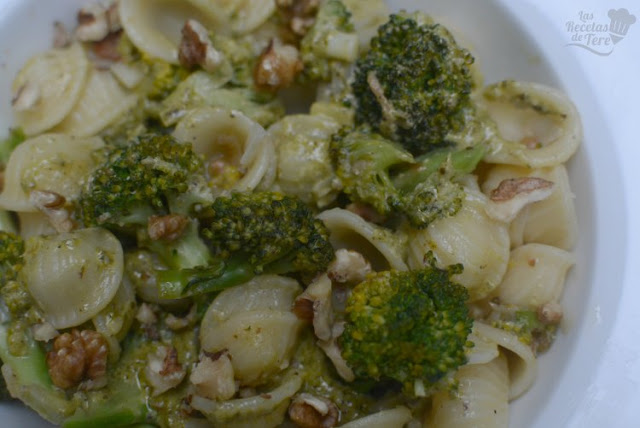 Orecchiette con verduras y pesto 03