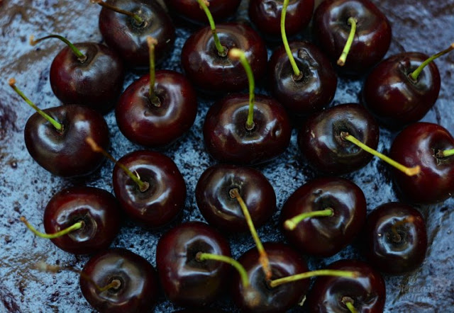 Tarta de quesos con picotas y cerezas 05