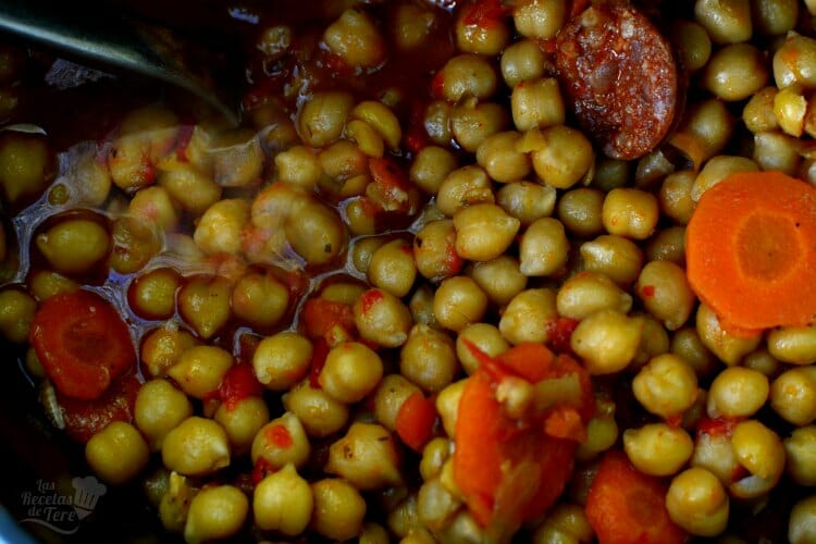 Receta Casera De Garbanzos Con Chorizo 05