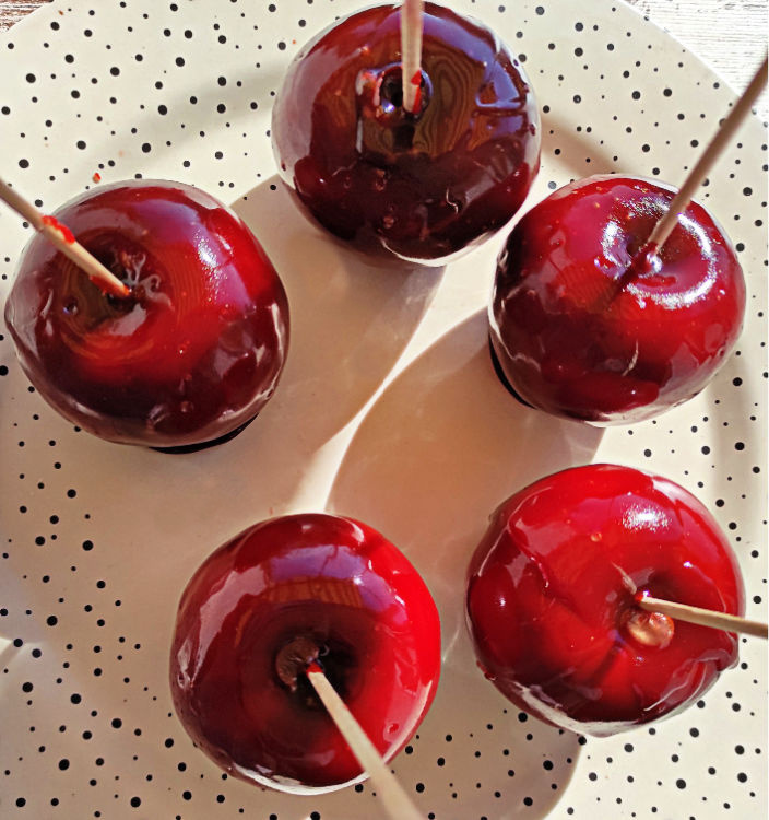 Manzanas Caramelizadas, recuerdos de nuestra infancia - Las recetas de Tere