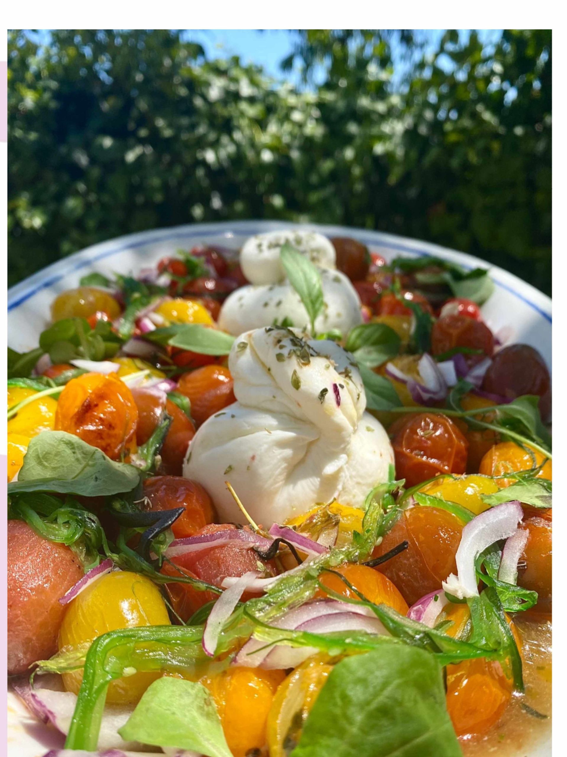 Ensalada de burrata y tomates cherry Ensalada de burrata y tomates cherry