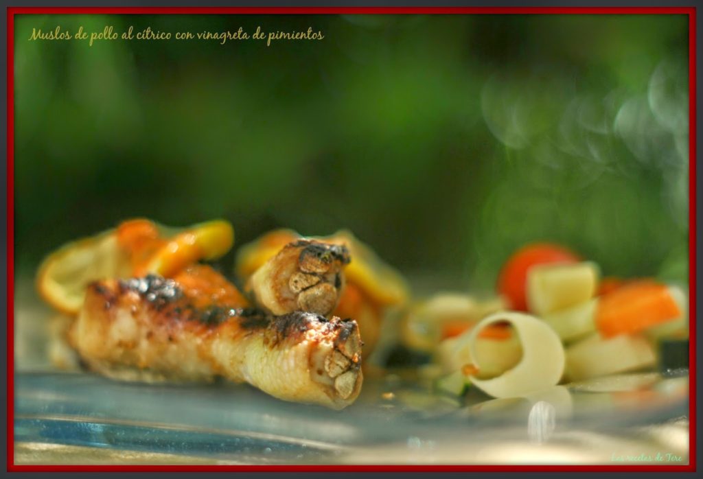 Muslos de pollo al cítrico con vinagreta de pimientos 04