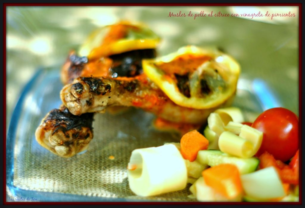 Muslos de pollo al cítrico con vinagreta de pimientos 05