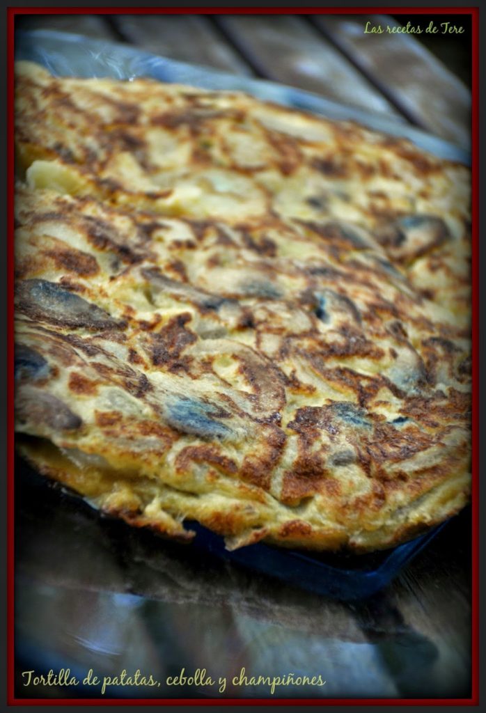 Tortilla de patatas, cebolla y champiñones 08
