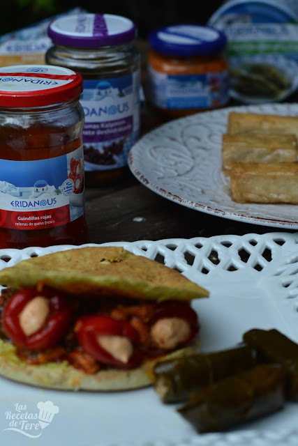 Gyros rellenos de guindillas con queso feta y aceitunas kalamata con tomate seco tererecetas 02