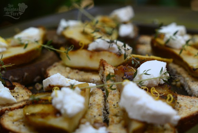 Deliciosas tostadas con peras a la parrilla y queso de cabra 02