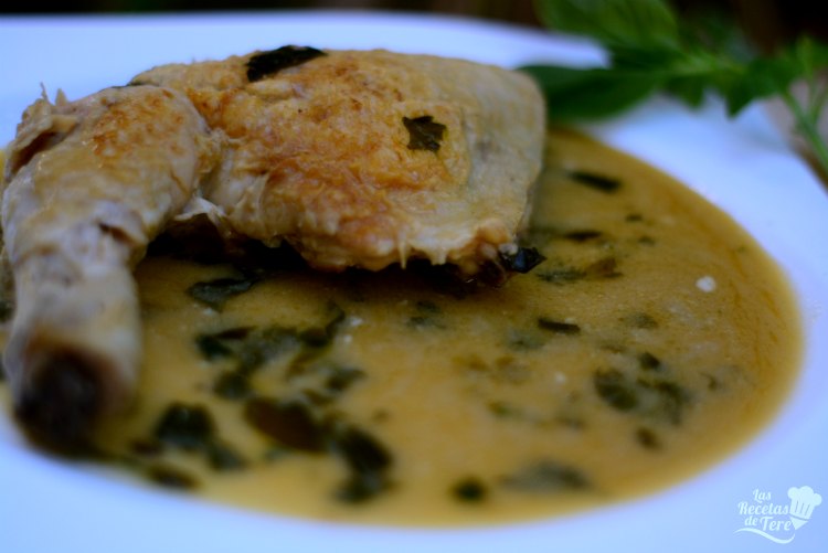 Pollo al coco y albahaca, receta casera