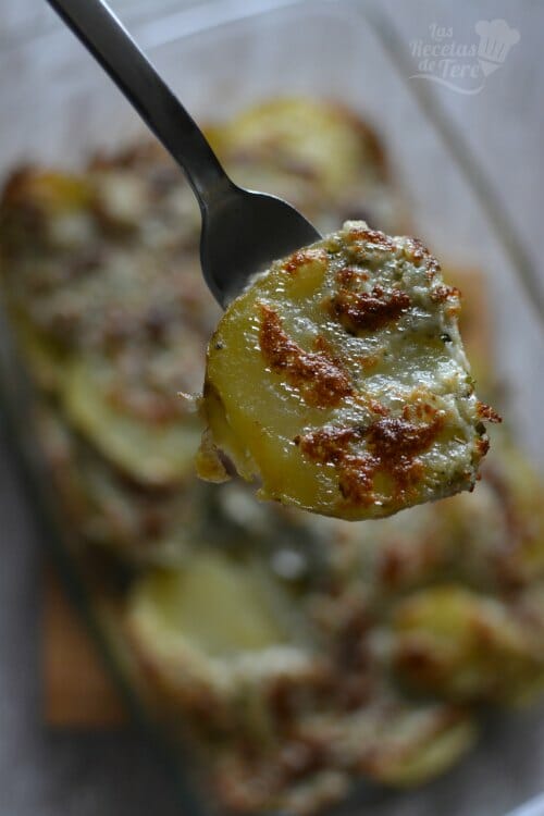 adolescente Año Nuevo Lunar maduro Patatas al horno con salsa de quesos y vino blanco - Las recetas de Tere