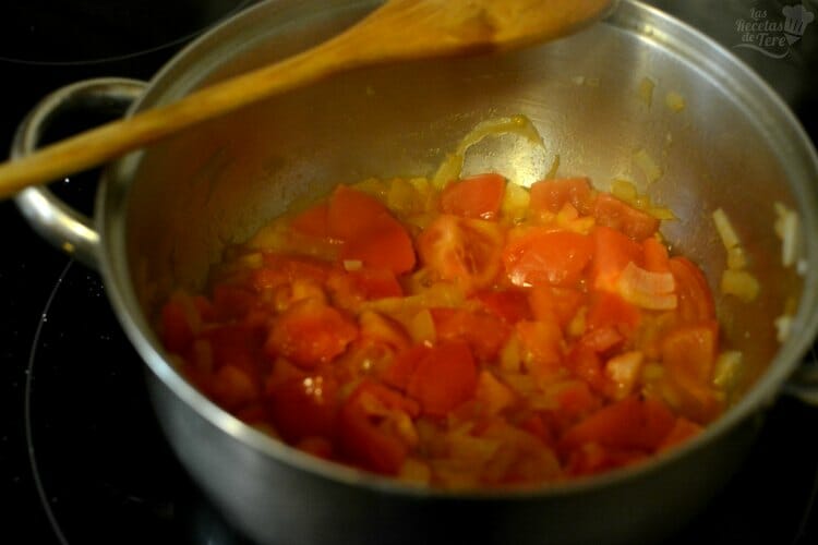 Esta es la mejor receta básica de salsa de tomates