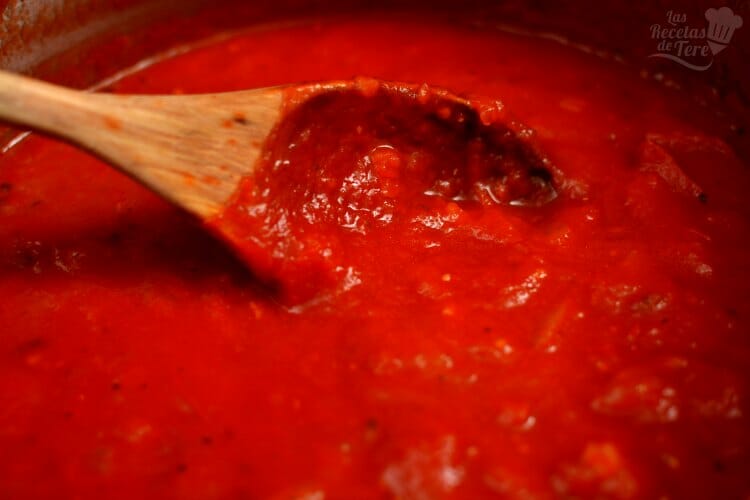 Esta es la mejor receta básica de salsa de tomates